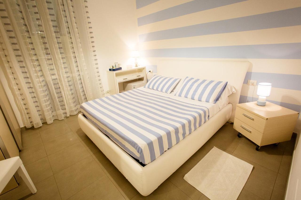 Affittacamere E Appartamenti - Rent Rooms And Apartments Le Camere Nel Corso - Adults Only 라스페치아 외부 사진