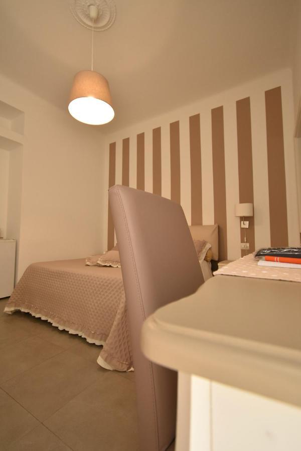 Affittacamere E Appartamenti - Rent Rooms And Apartments Le Camere Nel Corso - Adults Only 라스페치아 외부 사진