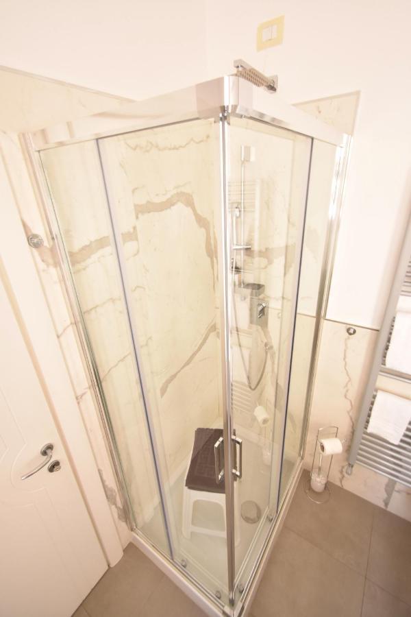 Affittacamere E Appartamenti - Rent Rooms And Apartments Le Camere Nel Corso - Adults Only 라스페치아 외부 사진