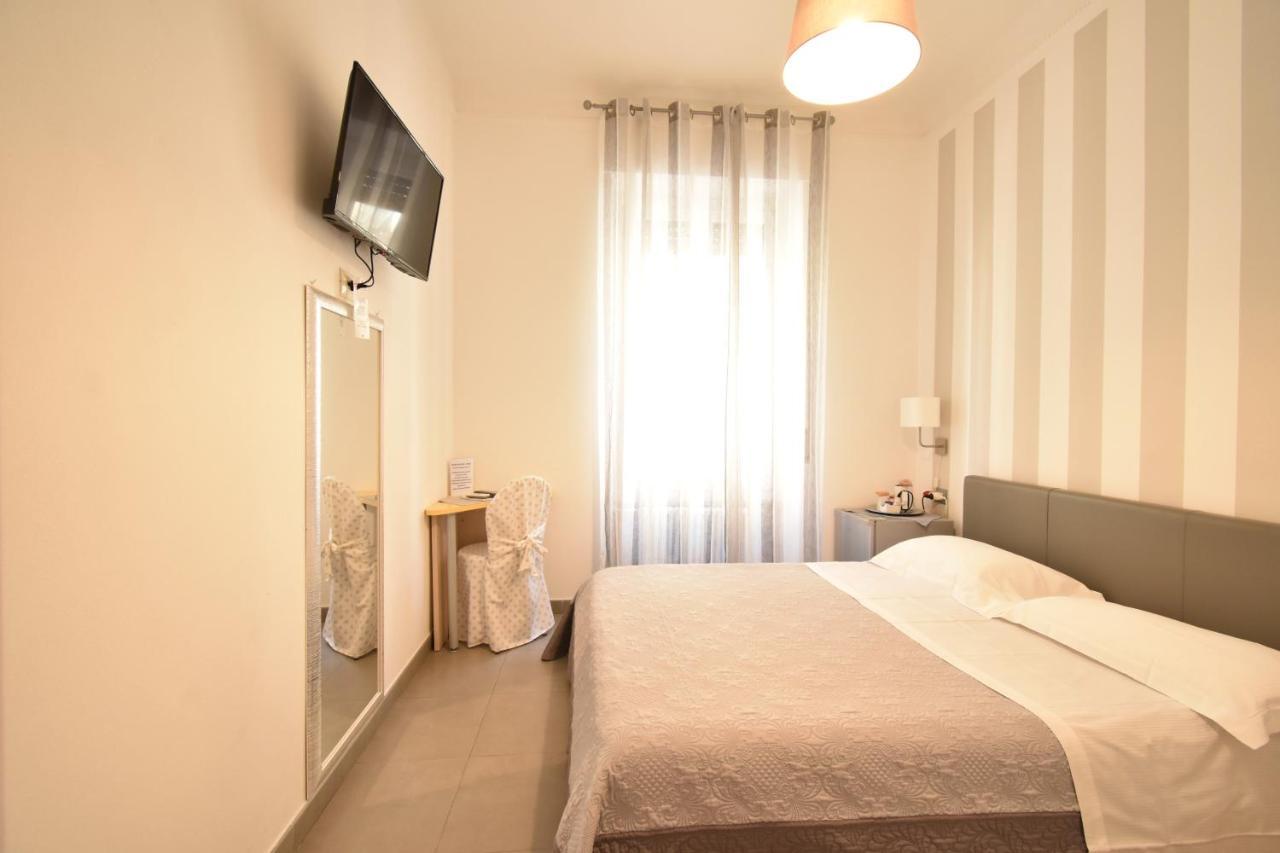 Affittacamere E Appartamenti - Rent Rooms And Apartments Le Camere Nel Corso - Adults Only 라스페치아 외부 사진