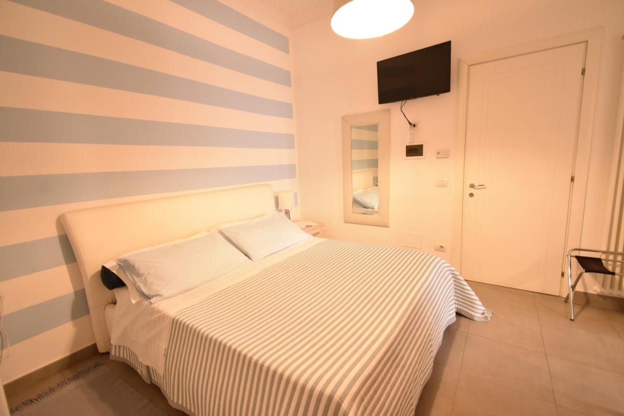 Affittacamere E Appartamenti - Rent Rooms And Apartments Le Camere Nel Corso - Adults Only 라스페치아 외부 사진