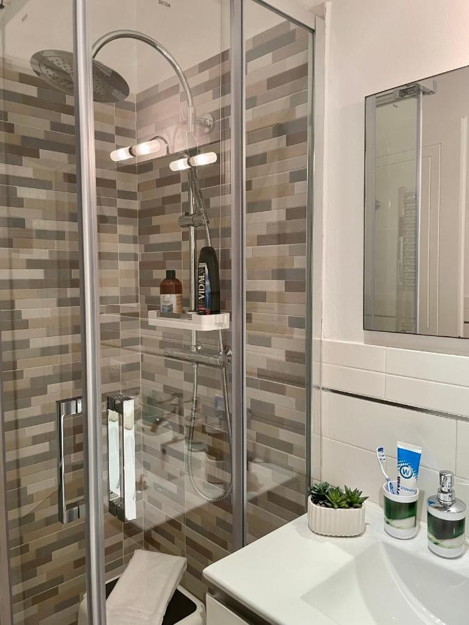 Affittacamere E Appartamenti - Rent Rooms And Apartments Le Camere Nel Corso - Adults Only 라스페치아 외부 사진