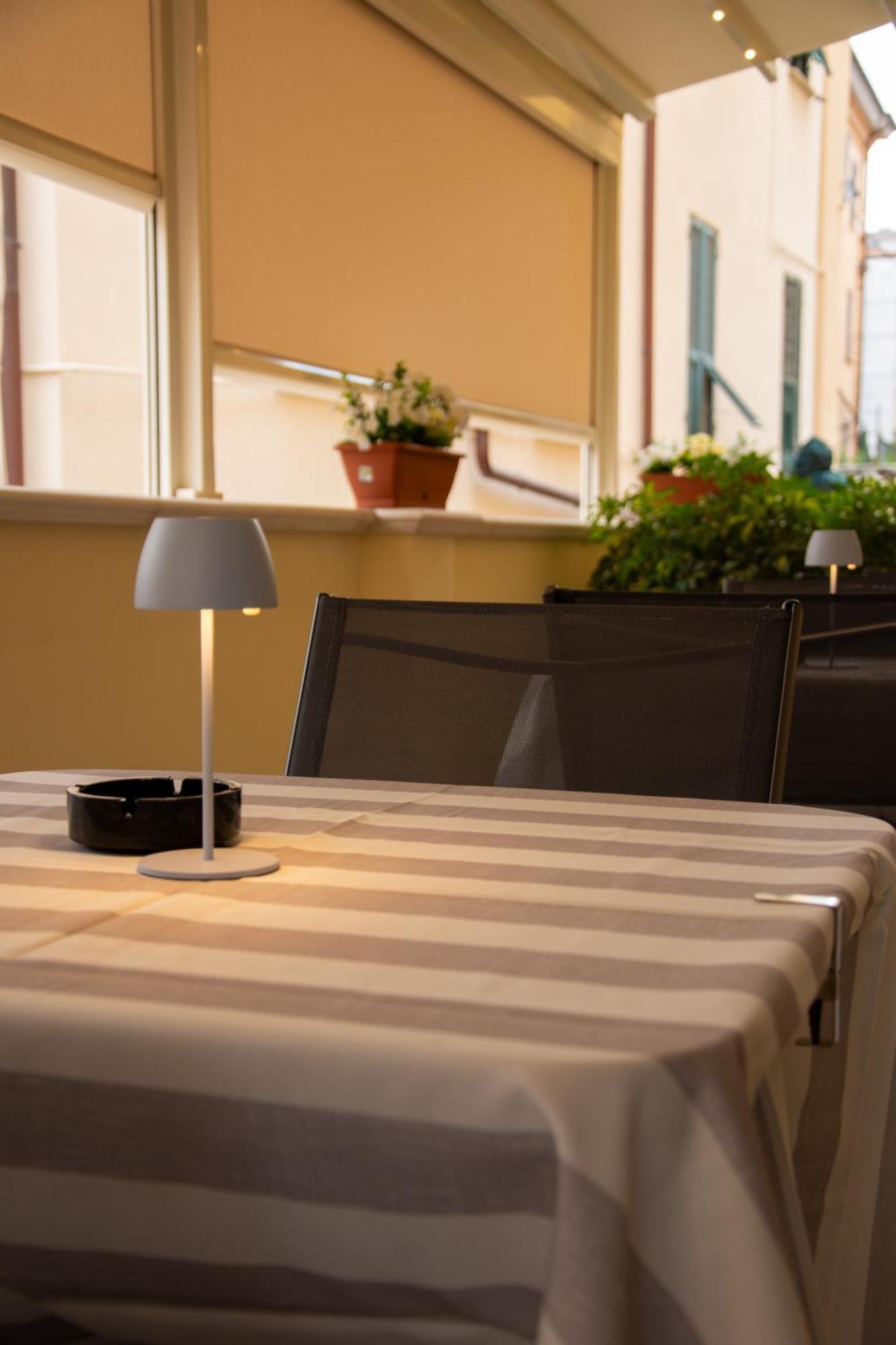 Affittacamere E Appartamenti - Rent Rooms And Apartments Le Camere Nel Corso - Adults Only 라스페치아 외부 사진