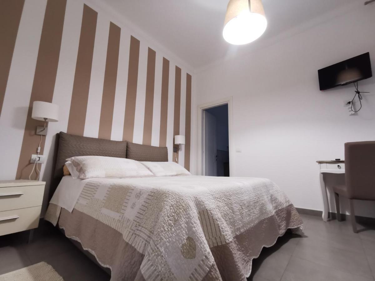 Affittacamere E Appartamenti - Rent Rooms And Apartments Le Camere Nel Corso - Adults Only 라스페치아 외부 사진