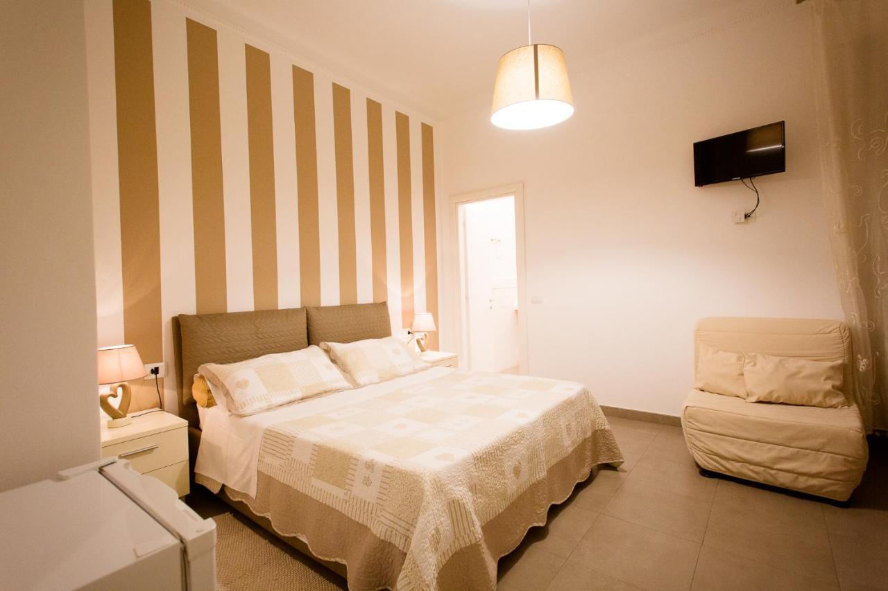 Affittacamere E Appartamenti - Rent Rooms And Apartments Le Camere Nel Corso - Adults Only 라스페치아 외부 사진