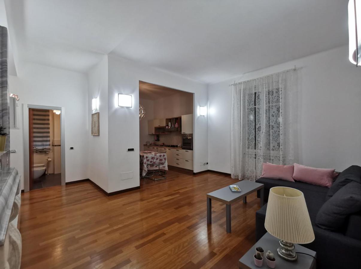 Affittacamere E Appartamenti - Rent Rooms And Apartments Le Camere Nel Corso - Adults Only 라스페치아 외부 사진