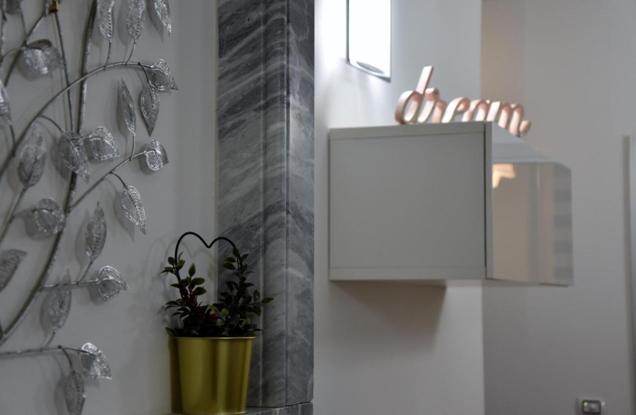 Affittacamere E Appartamenti - Rent Rooms And Apartments Le Camere Nel Corso - Adults Only 라스페치아 외부 사진